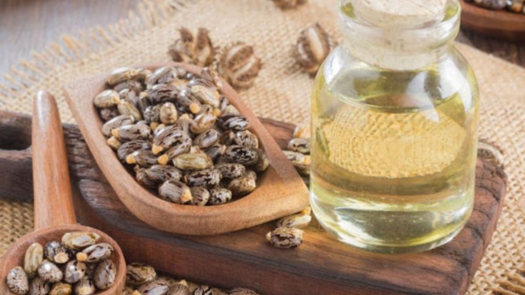 How to Use Castor Oil to Combat Hair Loss in Dubai's Climate