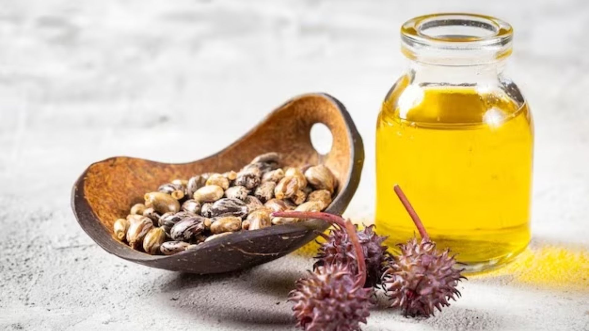 How to Use Castor Oil to Combat Hair Loss in Dubai's Climate
