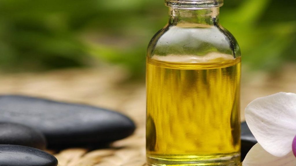 How Can Castor Oil Help with Scalp Health and Hair Repair Simultaneously